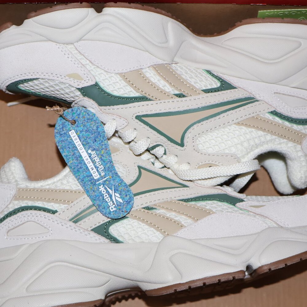 Reebok Leather Charge Sneakers White Beige Grip Sole Imported Size 7